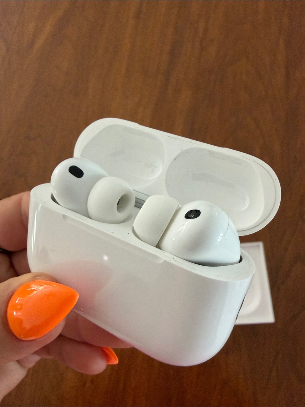 Apple air pods pro 3 True Wireless Earbuds with Charging Case - Picture 5 of 8